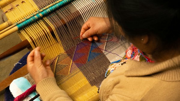 Où apprendre les techniques de tissage traditionnel en Éthiopie : ateliers et villages recommandés?
